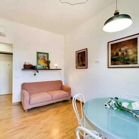 Lovely Renovated 2bed Flat In Central Location דירה