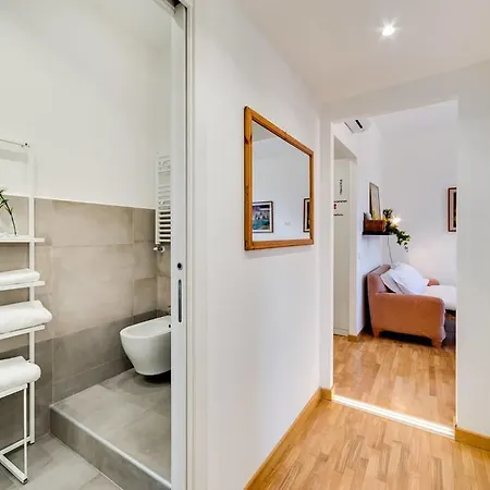 Lovely Renovated 2bed Flat In Central Location *