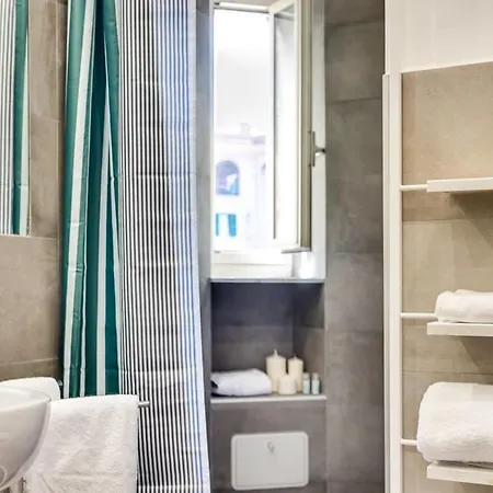 Lovely Renovated 2bed Flat In Central Location * רומא